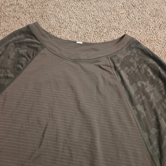 Lululemon Swiftly Tech Long Sleeve Top Camo‎ Sleeve Stripe Olive Green Women's M - Picture 10 of 12